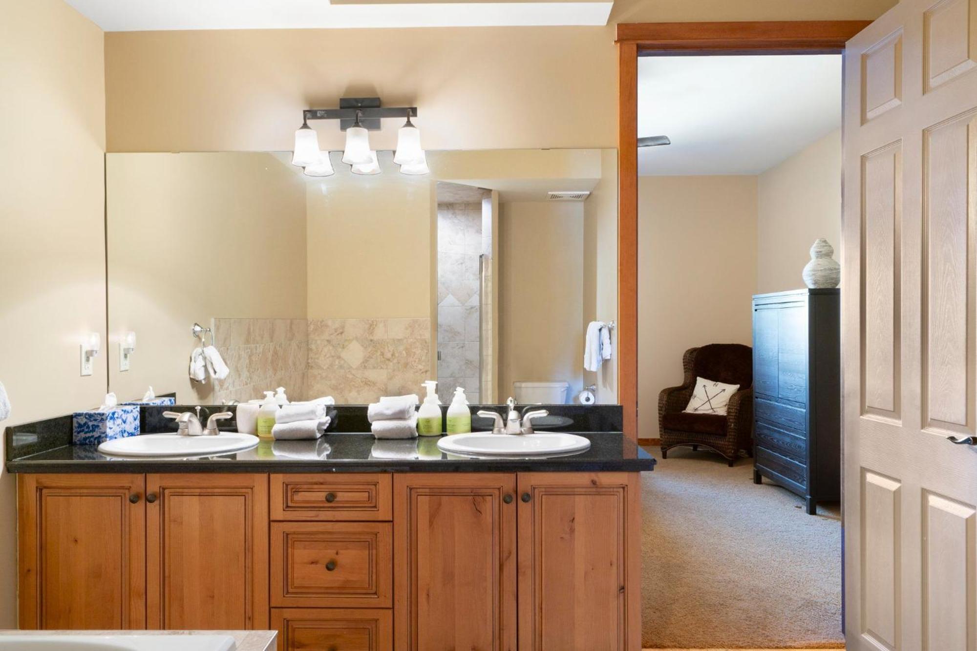 Cascade Penthouse By Canadian Rockies Vacation Rentals Canmore Eksteriør billede